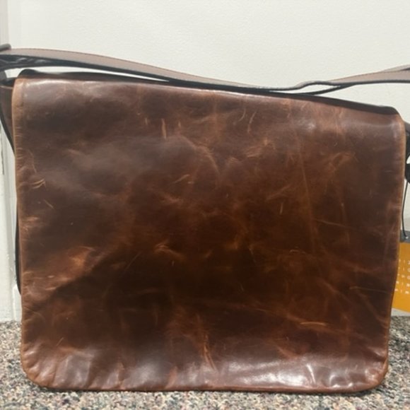 Mens bag- Moore and Gillis - Picture 2 of 2